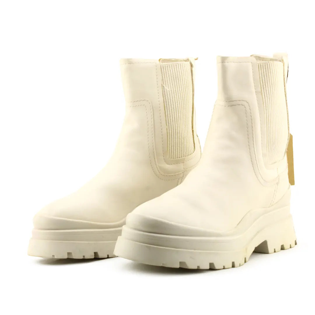 Stradivarius Sterchable Ankle Boots