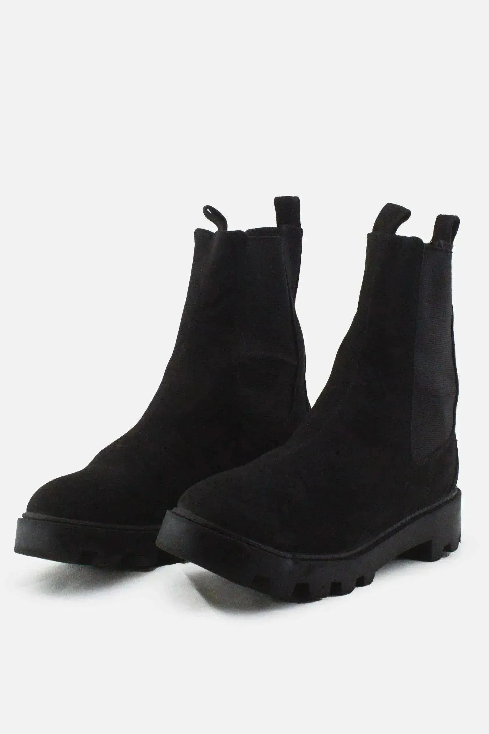 Divided Stretchable Chelsea Ankle Boots | Suede - sundaybazar