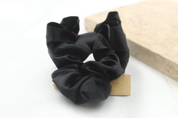 H & M Hair Scrunchie