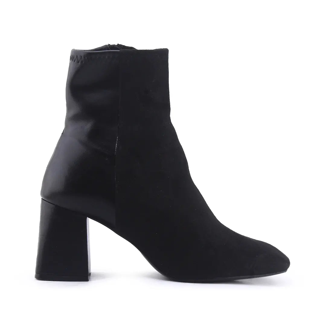 Stradivarius Zipper Suede Ankle Boot
